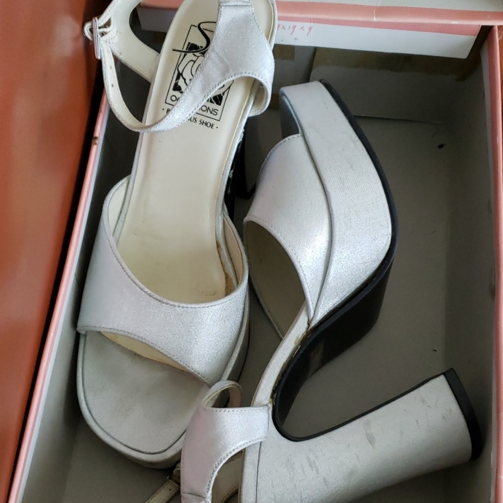vintage satin authentic platform plz c description